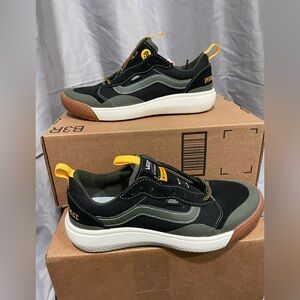 NWOB Vans x Parks Project UltraRange EXO SE Black and Green Unisex Sneakers